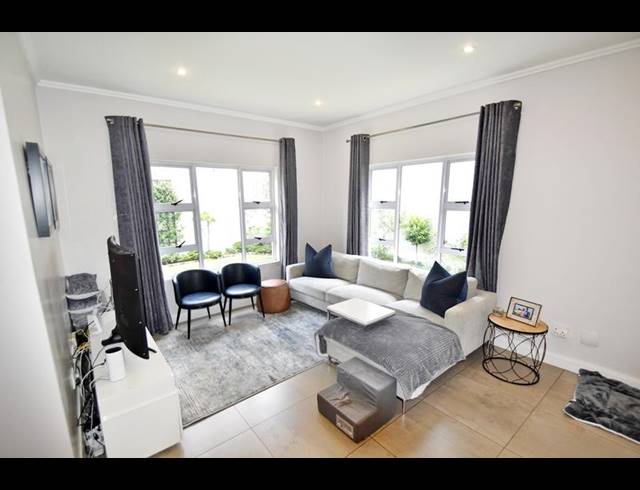 3 BEDROOM TOWNHOUSE FOR SALE IN SANDOWN